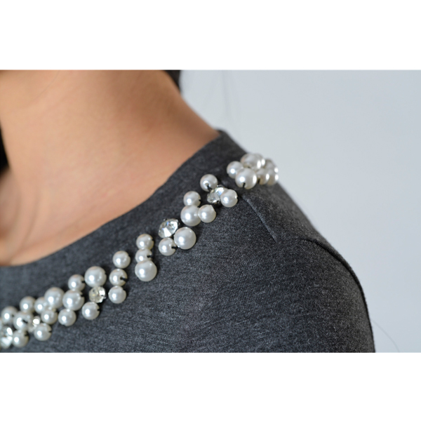 SY011針織長袖訂珠上衣細節(jié)圖 SY011針織長袖訂珠上衣細節(jié)圖